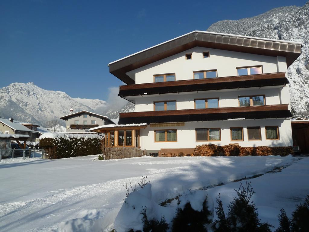 Gastehaus Frischhut Hotel Nassereith Exterior foto