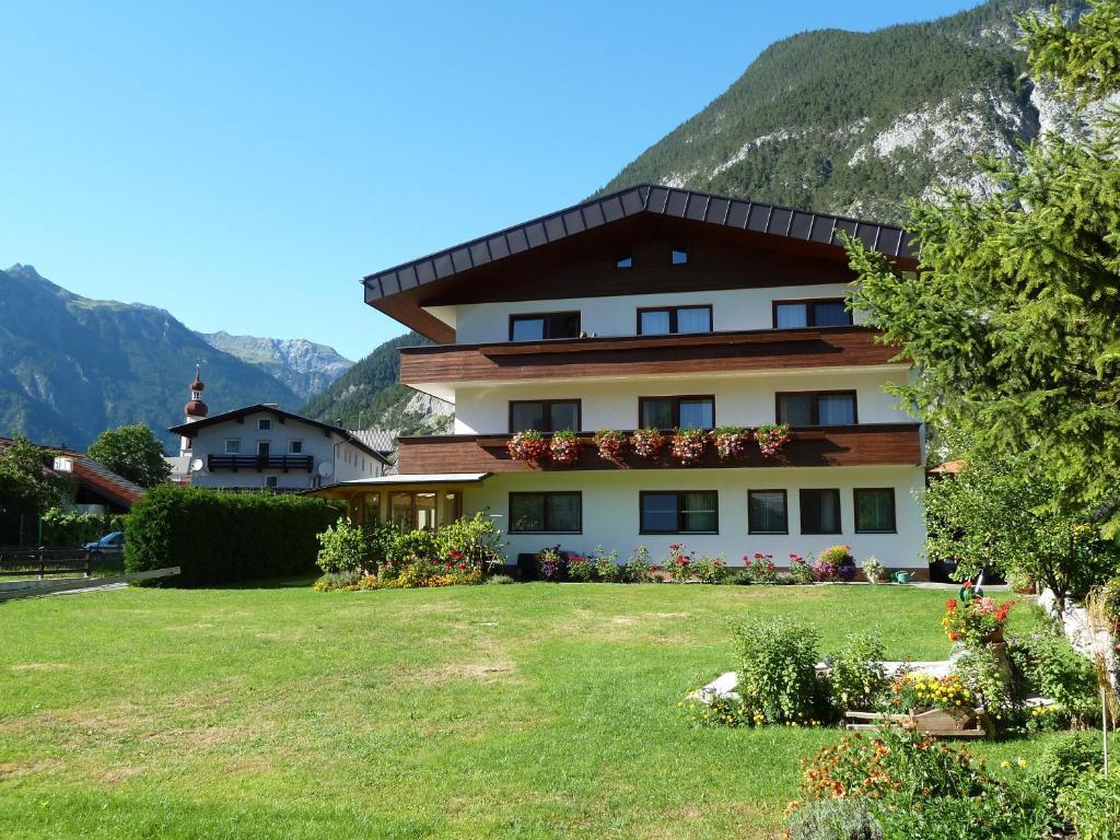 Gastehaus Frischhut Hotel Nassereith Exterior foto