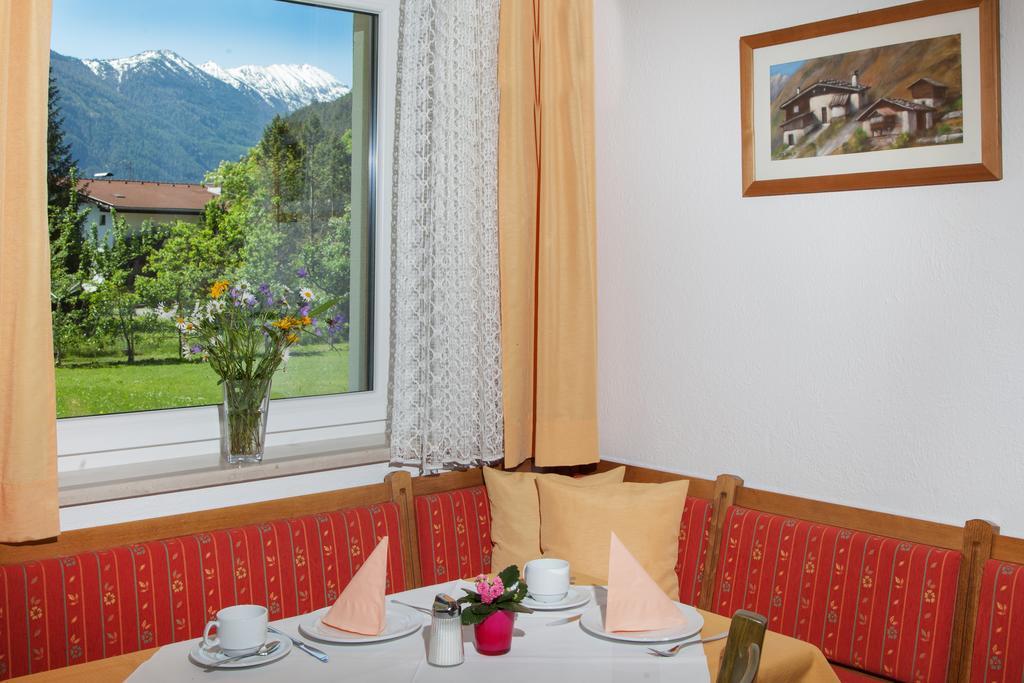 Gastehaus Frischhut Hotel Nassereith Exterior foto
